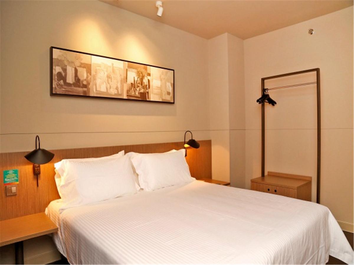 Jinjiang Inn Selected Shenzhen Huanggang Port Huangcheng Plaza Exterior photo