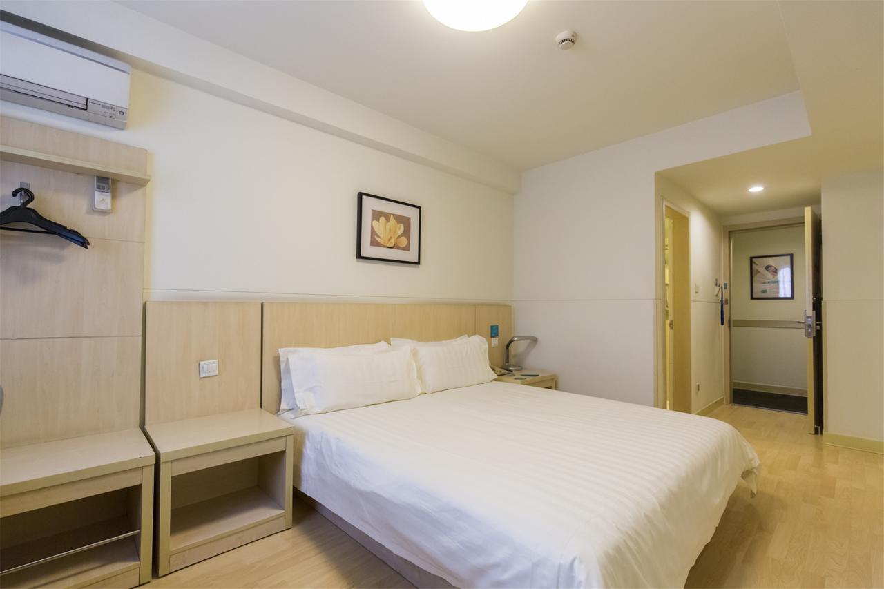 Jinjiang Inn Selected Shenzhen Huanggang Port Huangcheng Plaza Exterior photo
